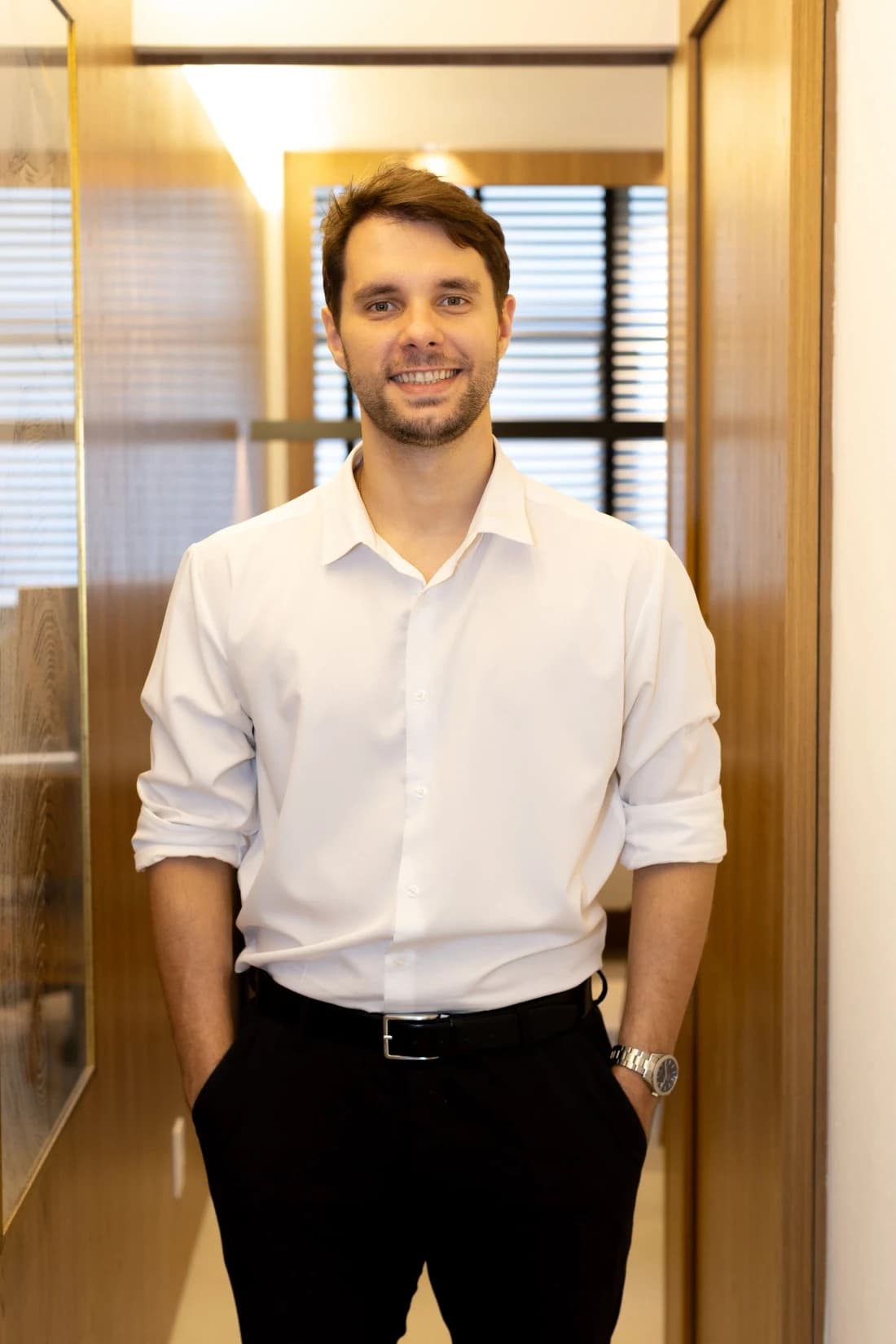 Dr. Egberto em seu consultório